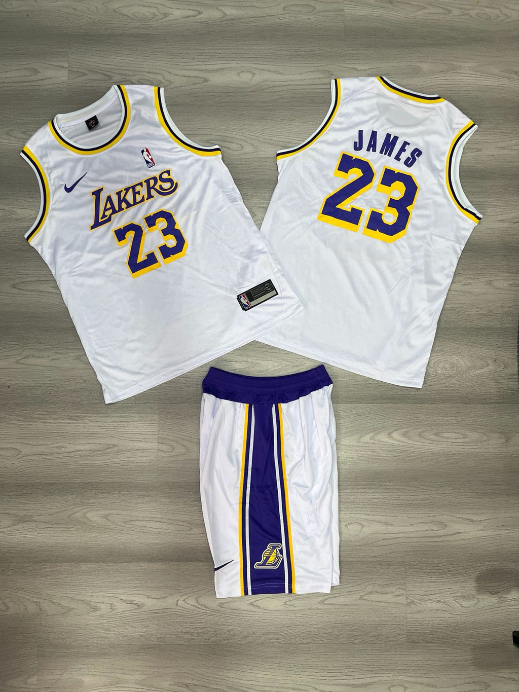 Conjunto Lakers Amarillo, blanco, morado | Vístete como el rey de la cancha