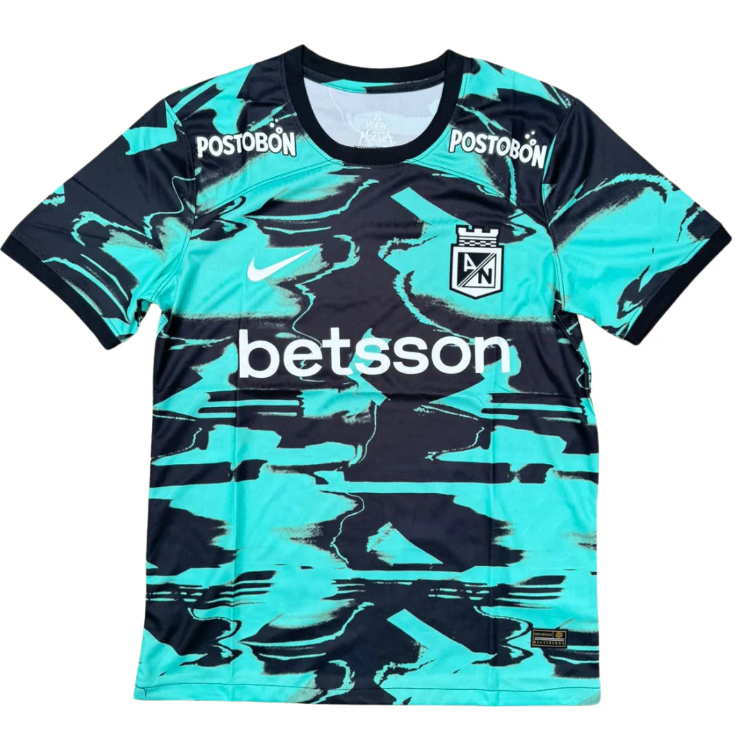 Nacional Verde Turquesa | La camiseta que nadie esperaba y todos quieren